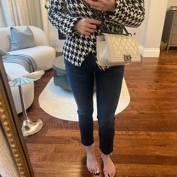 Chanel White Quilted Leather Chain Boy Bag. Great condition. - Picture 3 of 13